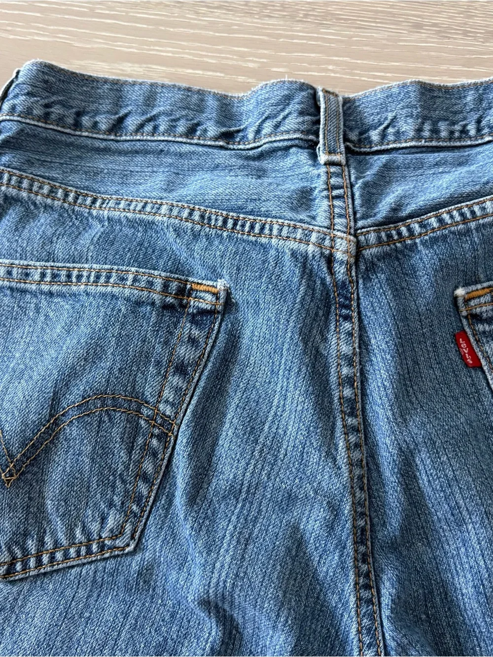 Levi's Medium Blue Denim Jean Shorts 550 relaxed fit